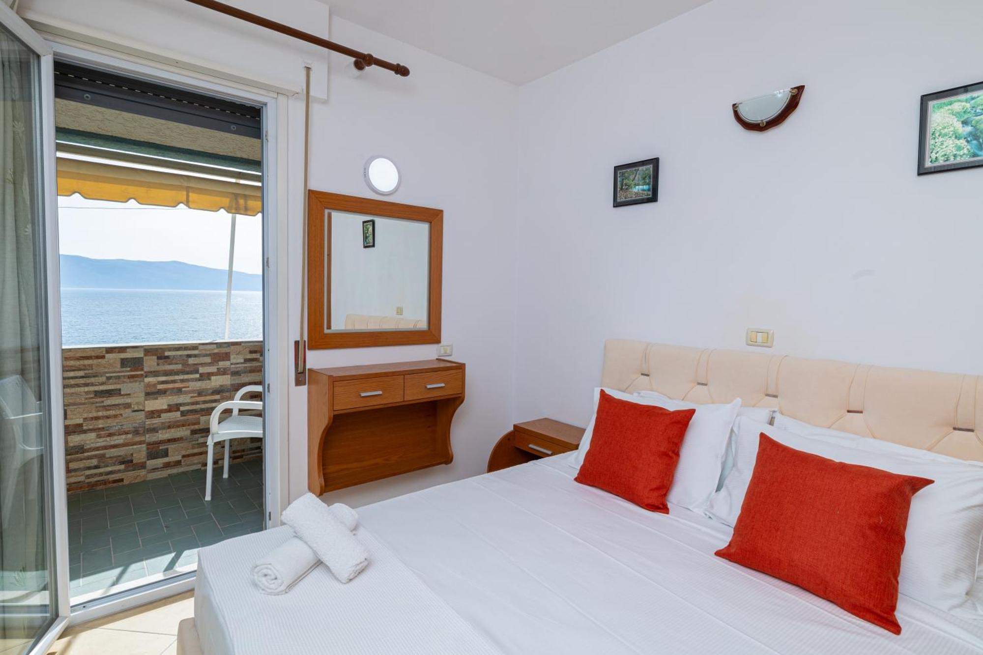 Vlorë Lucas Apartments Rental מראה חיצוני תמונה