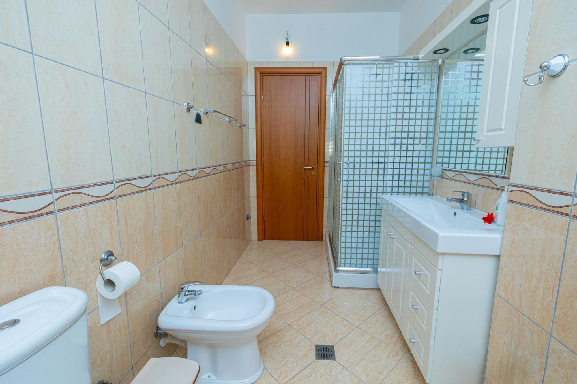 Vlorë Lucas Apartments Rental מראה חיצוני תמונה